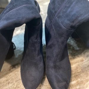 Bella Vita Suede Boots